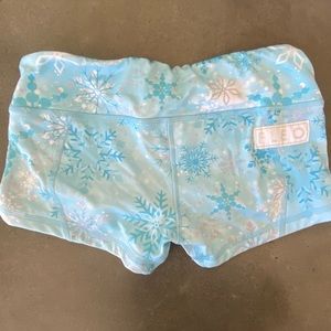 Fleo Snowflake Shorts